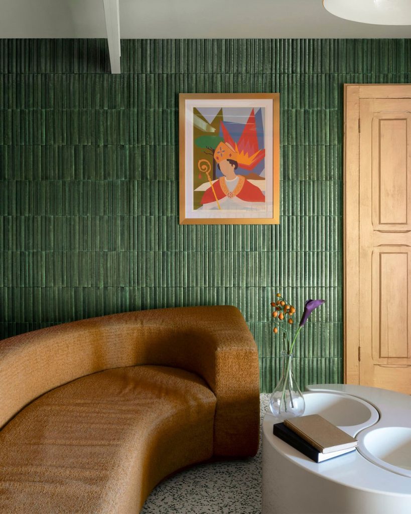 Zaļas marazzi flīzes istabā